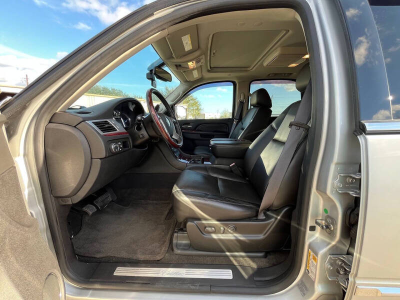 2010 Cadillac Escalade Luxury