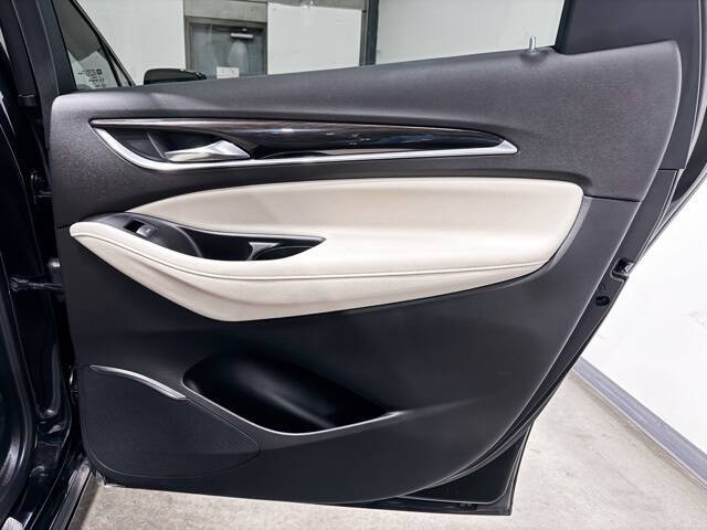 2022 Buick Enclave Essence