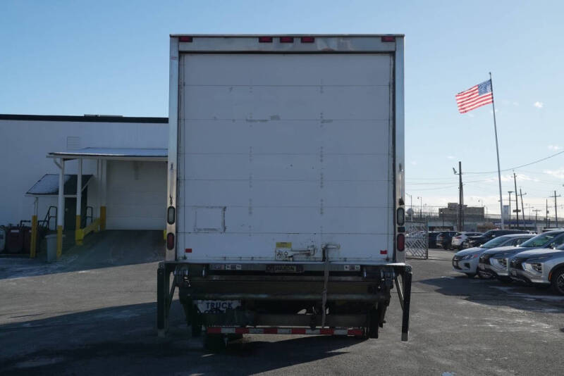 2015 Freightliner M2 106