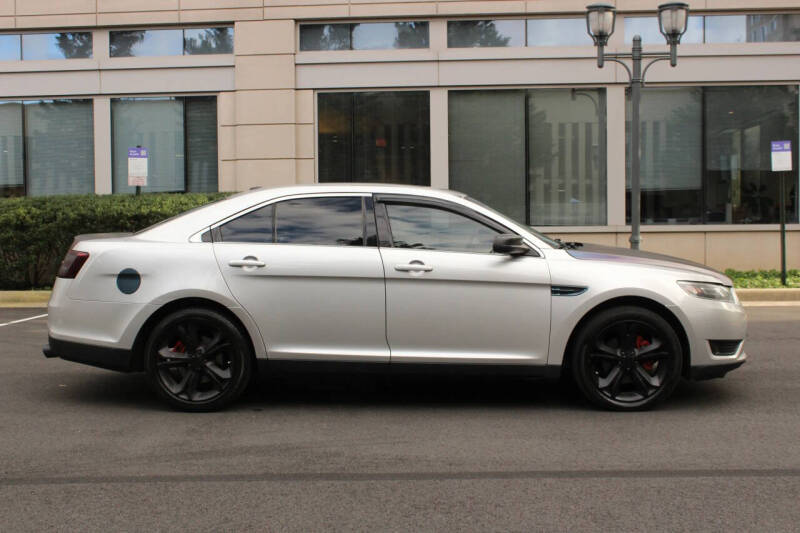 2016 Ford Taurus SE