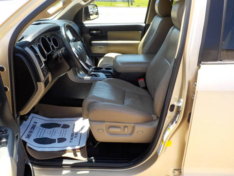 2016 Toyota Sequoia SR5