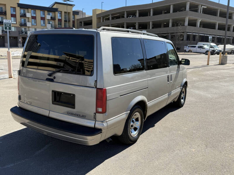 2001 Chevrolet Astro LS