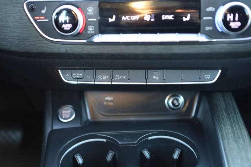 2019 Audi A4 quattro Premium Plus 45 TFSI