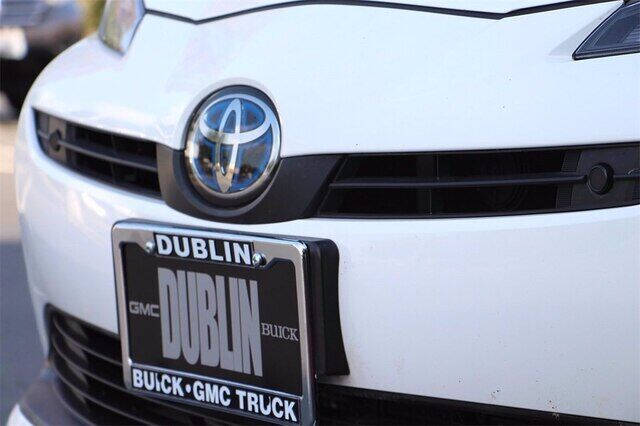 2019 Toyota Prius LE