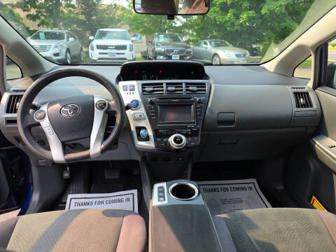 2013 Toyota Prius v Three