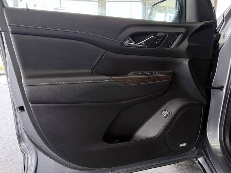 2022 GMC Acadia Denali