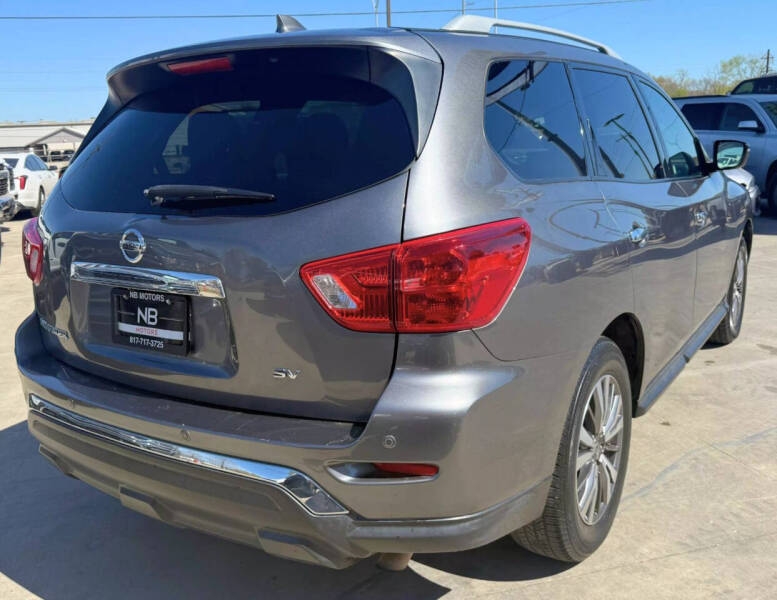 2020 Nissan Pathfinder SV