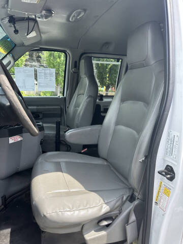 2012 Ford E-Series E-350 SD