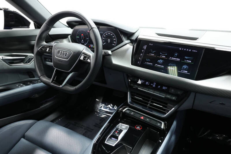 2024 Audi e-tron GT quattro Premium Plus