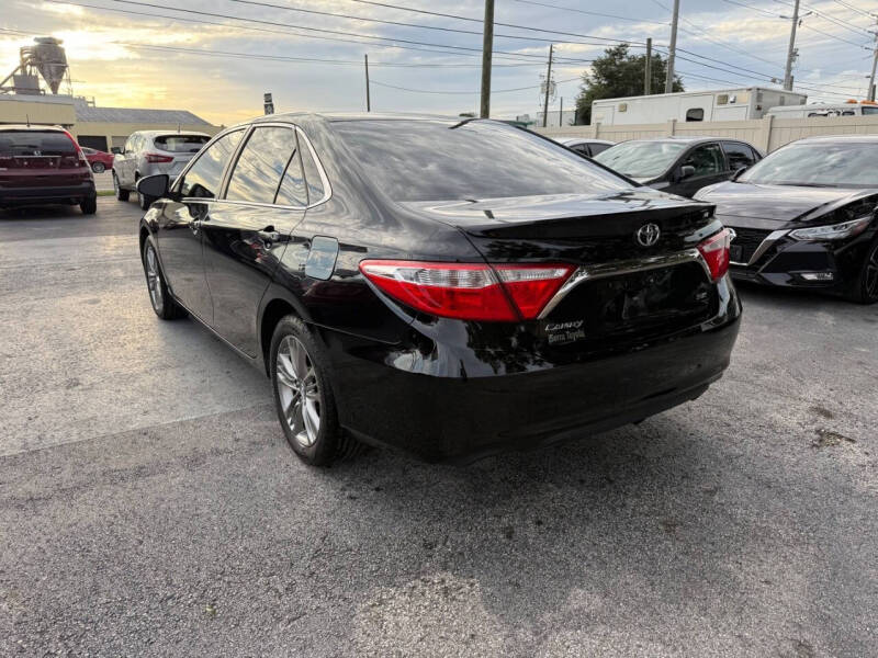 2017 Toyota Camry SE