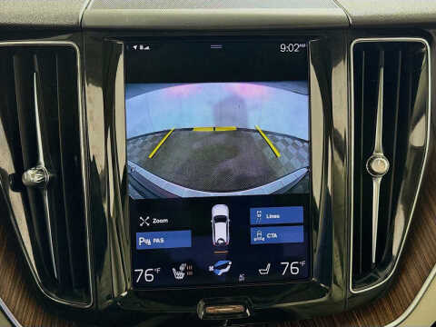 2021 Volvo XC60 T6 Momentum