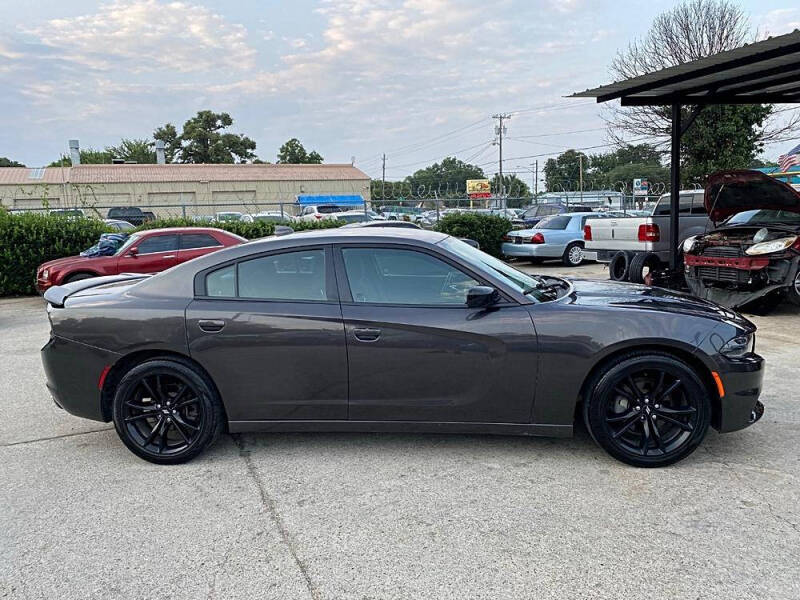 2017 Dodge Charger SXT