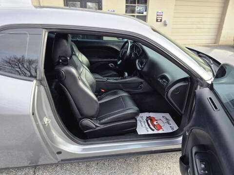 2015 Dodge Challenger SXT Plus