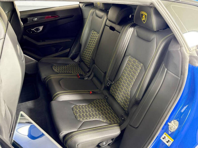 2022 Lamborghini Urus