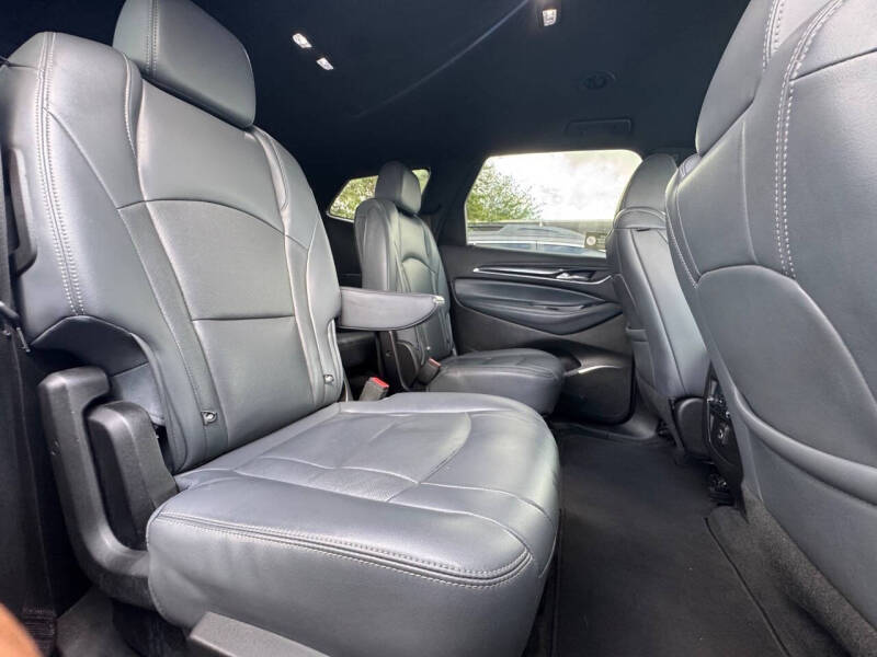 2022 Buick Enclave Essence