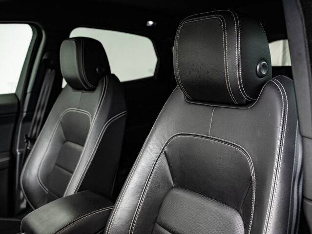 2019 Jaguar E-PACE P300 R-Dynamic SE