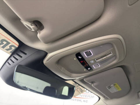 2024 Volvo XC60 B5 Core Dark Theme