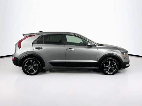 2023 Kia Niro LX
