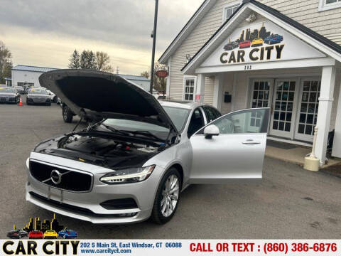 2017 Volvo S90 T6 Momentum