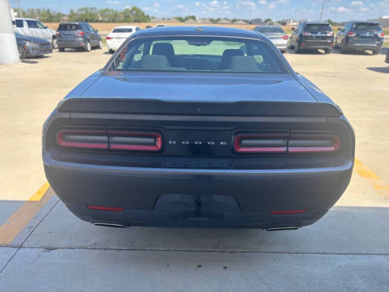 2021 Dodge Challenger SXT