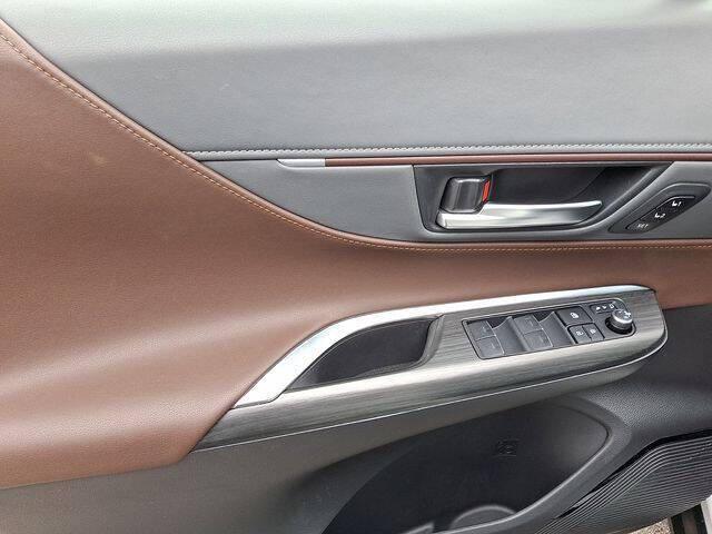 2024 Toyota Venza LE