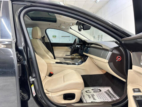 2016 Jaguar XF 35t Premium