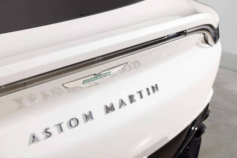 2025 Aston Martin DBX 707