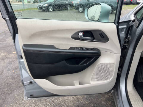 2020 Chrysler Pacifica Touring L