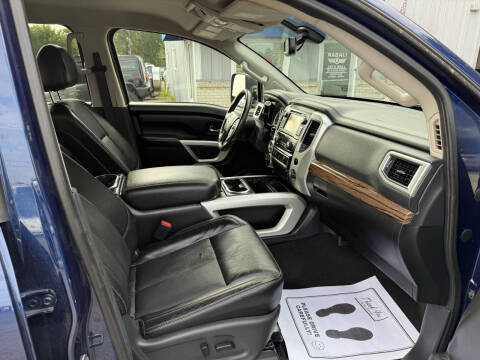 2017 Nissan Titan SL