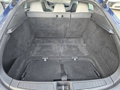 2015 Tesla Model S 90D