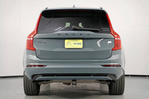 2023 Volvo XC90 Recharge T8 Ultimate Dark Theme