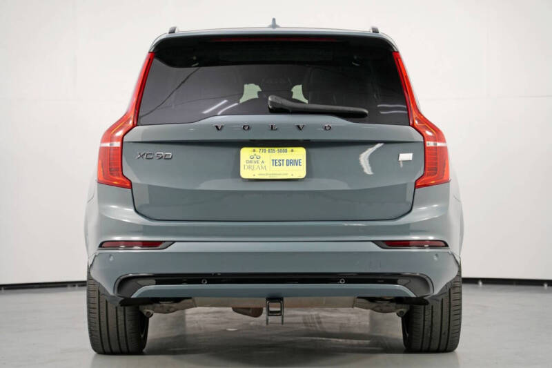 2023 Volvo XC90 Recharge T8 Ultimate Dark Theme