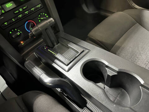 2008 Ford Mustang V6 Deluxe