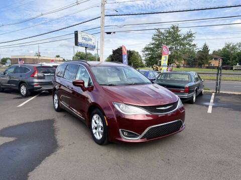2017 Chrysler Pacifica Touring-L