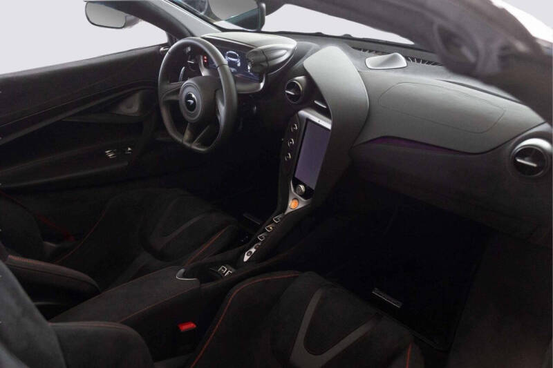 2025 McLaren 750S Spider