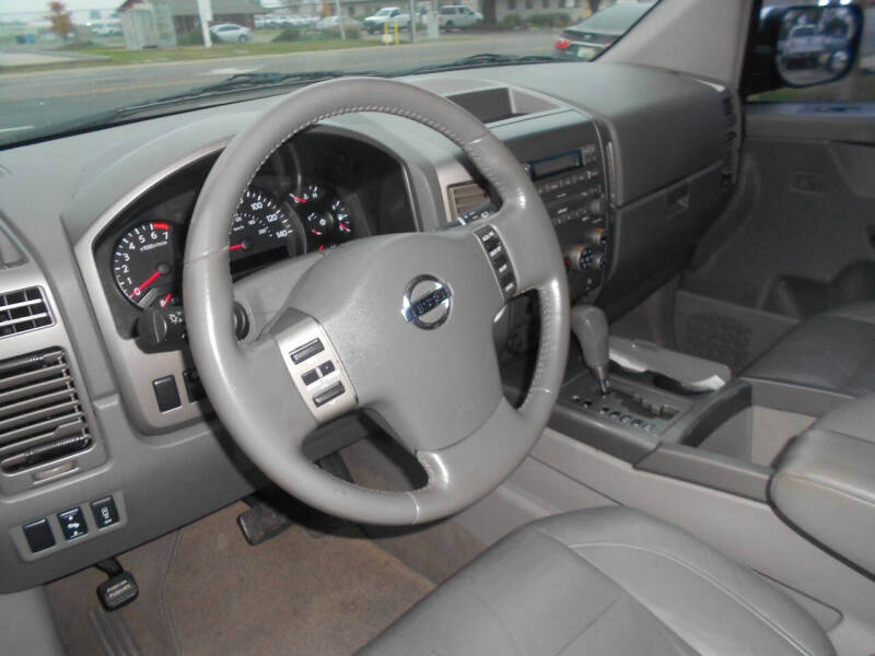 2004 Nissan Armada SE