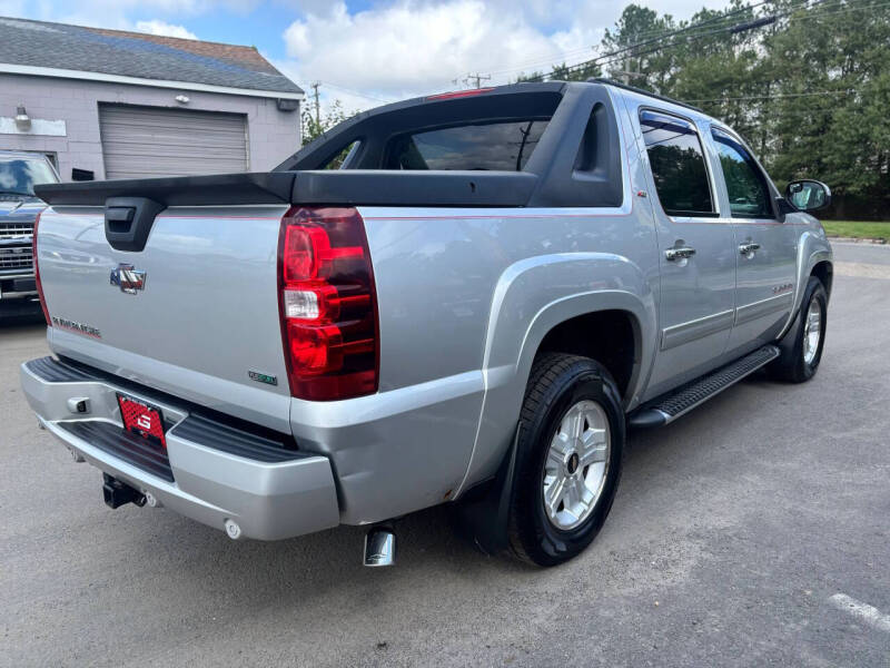 2011 Chevrolet Avalanche LT