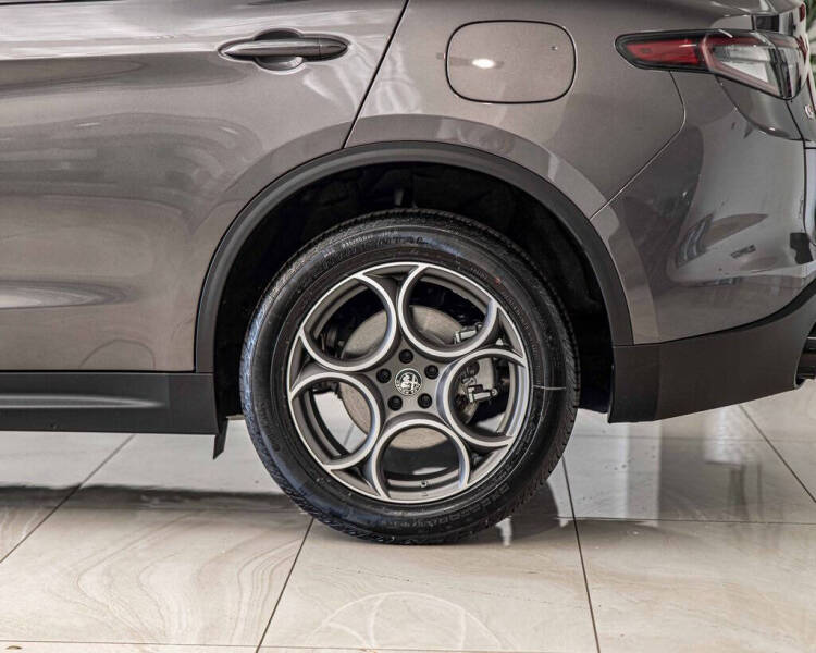 2025 Alfa Romeo Stelvio