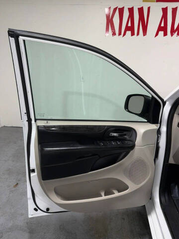 2016 Dodge Grand Caravan SXT