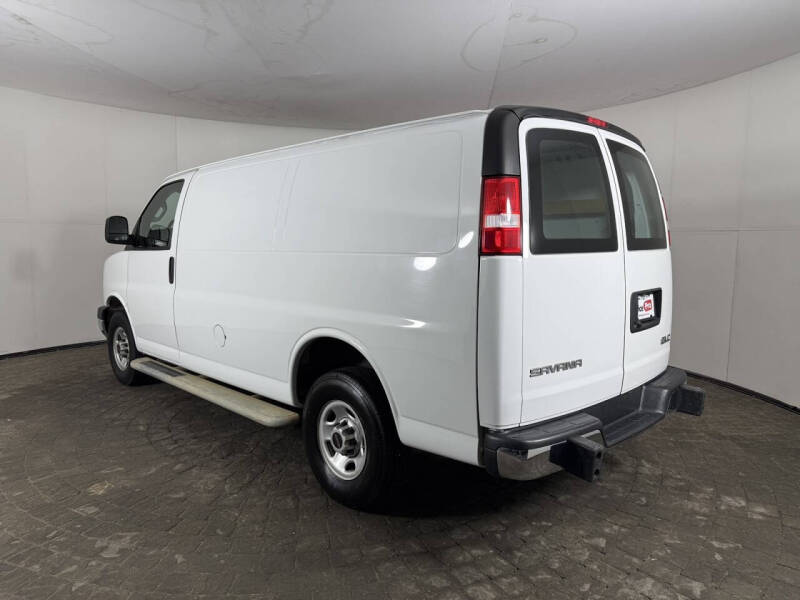 2022 GMC Savana 2500