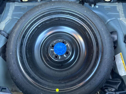 2016 Toyota Yaris 3-Door LE