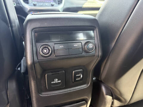 2017 GMC Acadia SLT-1