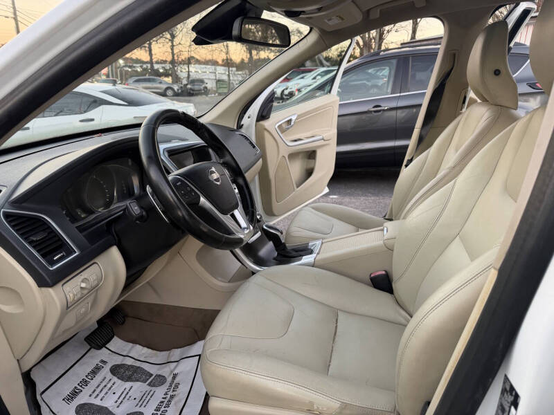 2015 Volvo XC60 T6 Platinum