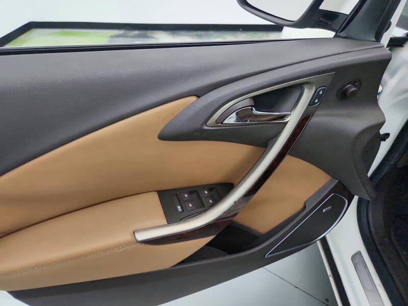 2012 Buick Verano Leather Group