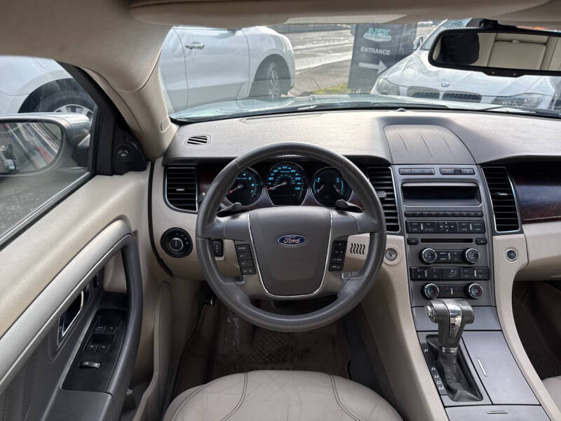 2010 Ford Taurus SEL