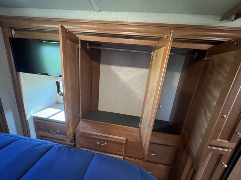 2017 Winnebago Vista 29VE