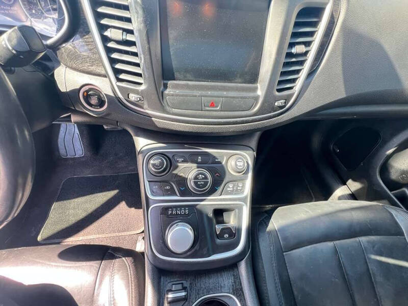 2015 Chrysler 200 C