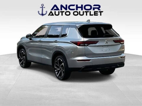 2022 Mitsubishi Outlander ES