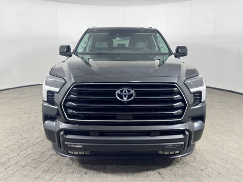 2024 Toyota Sequoia SR5