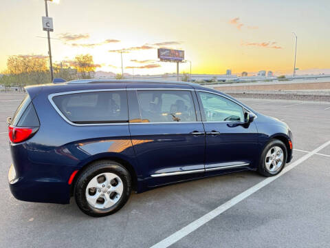 2017 Chrysler Pacifica Touring-L Plus